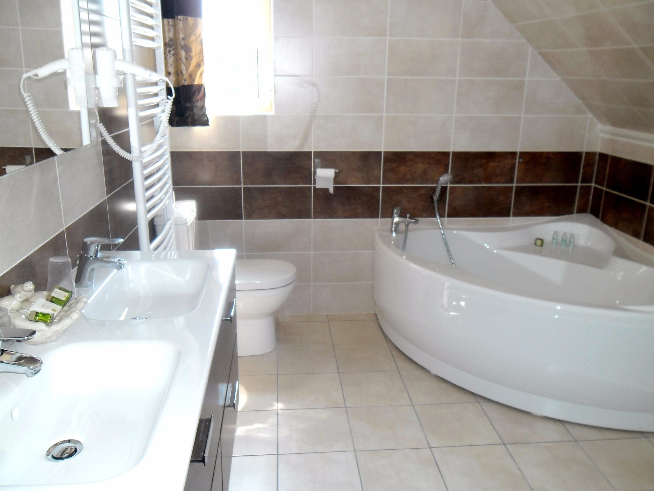Logis Hotel-Restaurant Les Collines 59 Route Des Cretes 3* Cublac