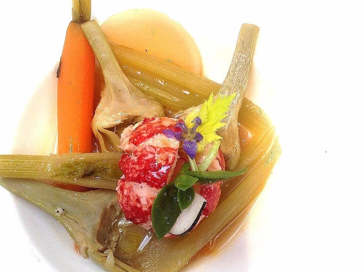 Hotel Logis Hotel-Restaurant Les Collines 59 Route Des Cretes 3*