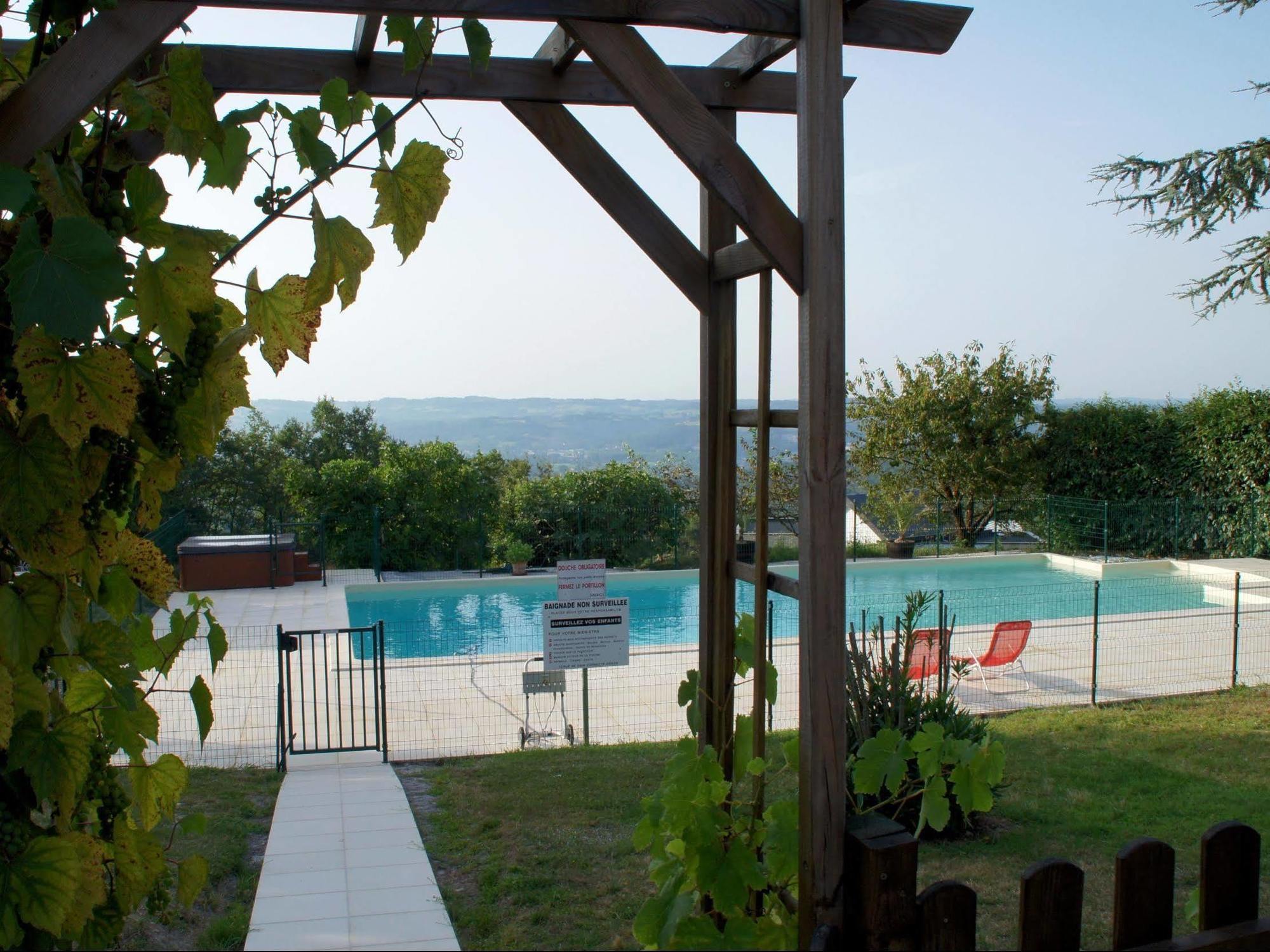 Logis Hotel-restaurant Les Collines 59 Route Des Cretes Hotel 3*
